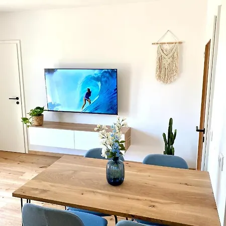 Jungle Suite Mit Balkon I Parkplatz I Zentrum
